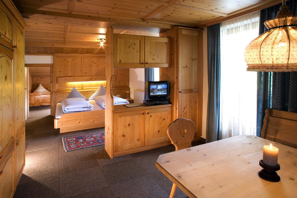 Gaestehaus Rauch Schwendau Room photo